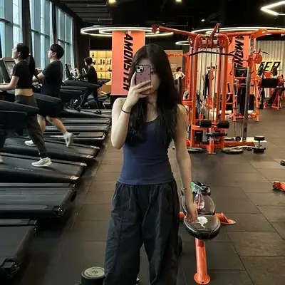 周诗佑